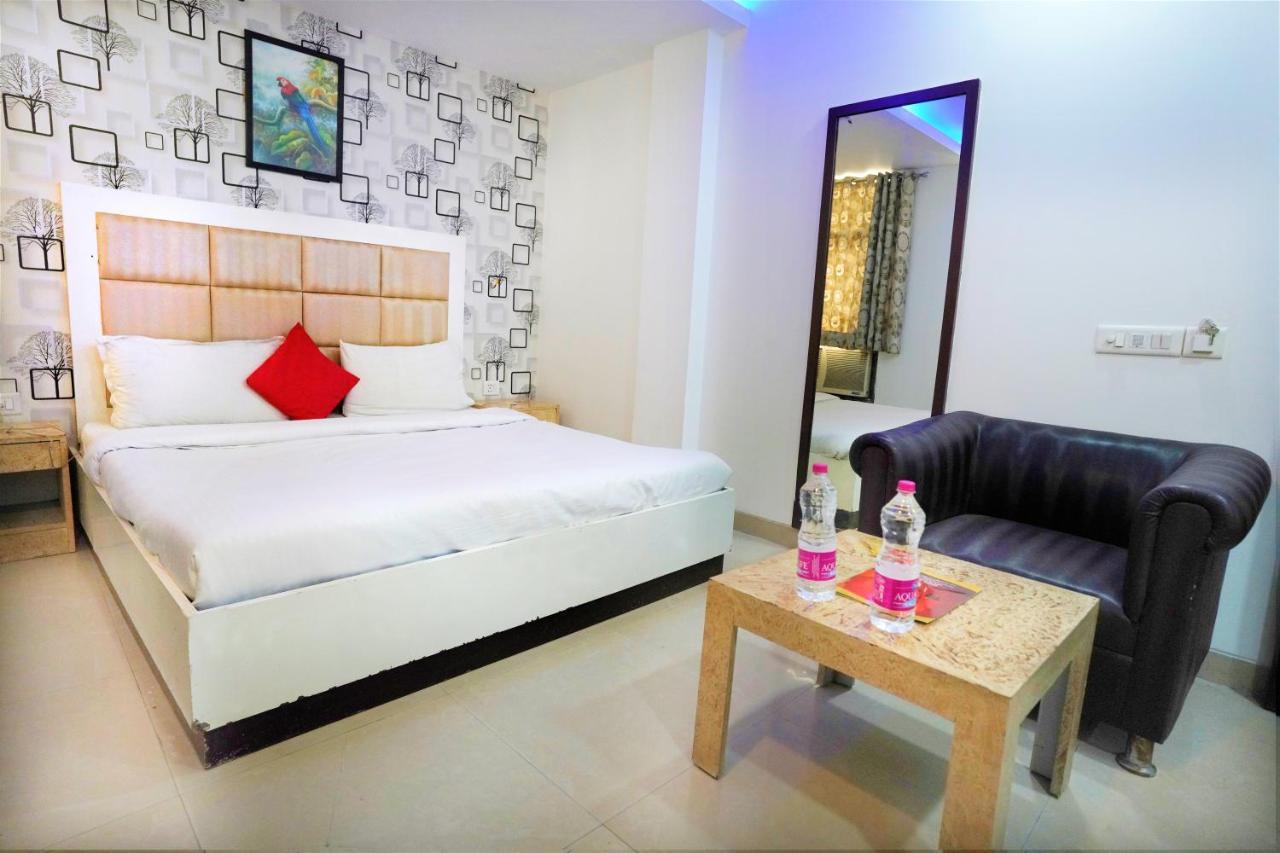 Hotel The Rts Plaza Új-Delhi Kültér fotó