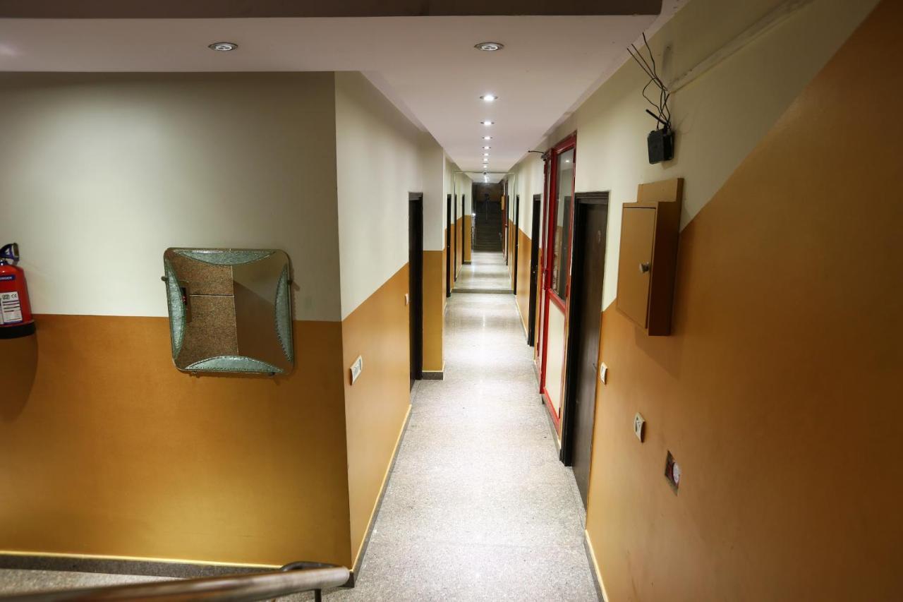 Hotel The Rts Plaza Új-Delhi Kültér fotó