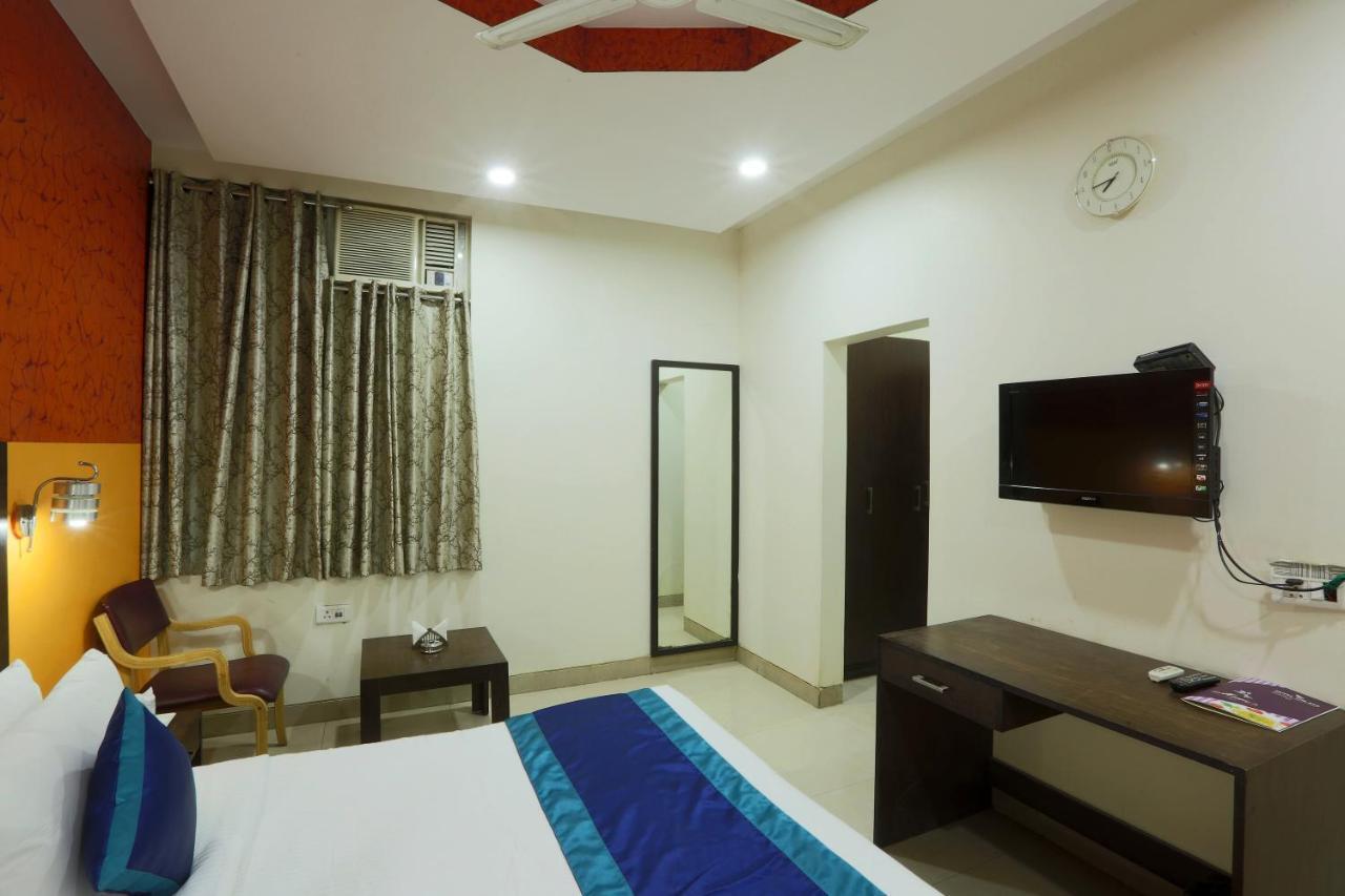 Hotel The Rts Plaza Új-Delhi Kültér fotó
