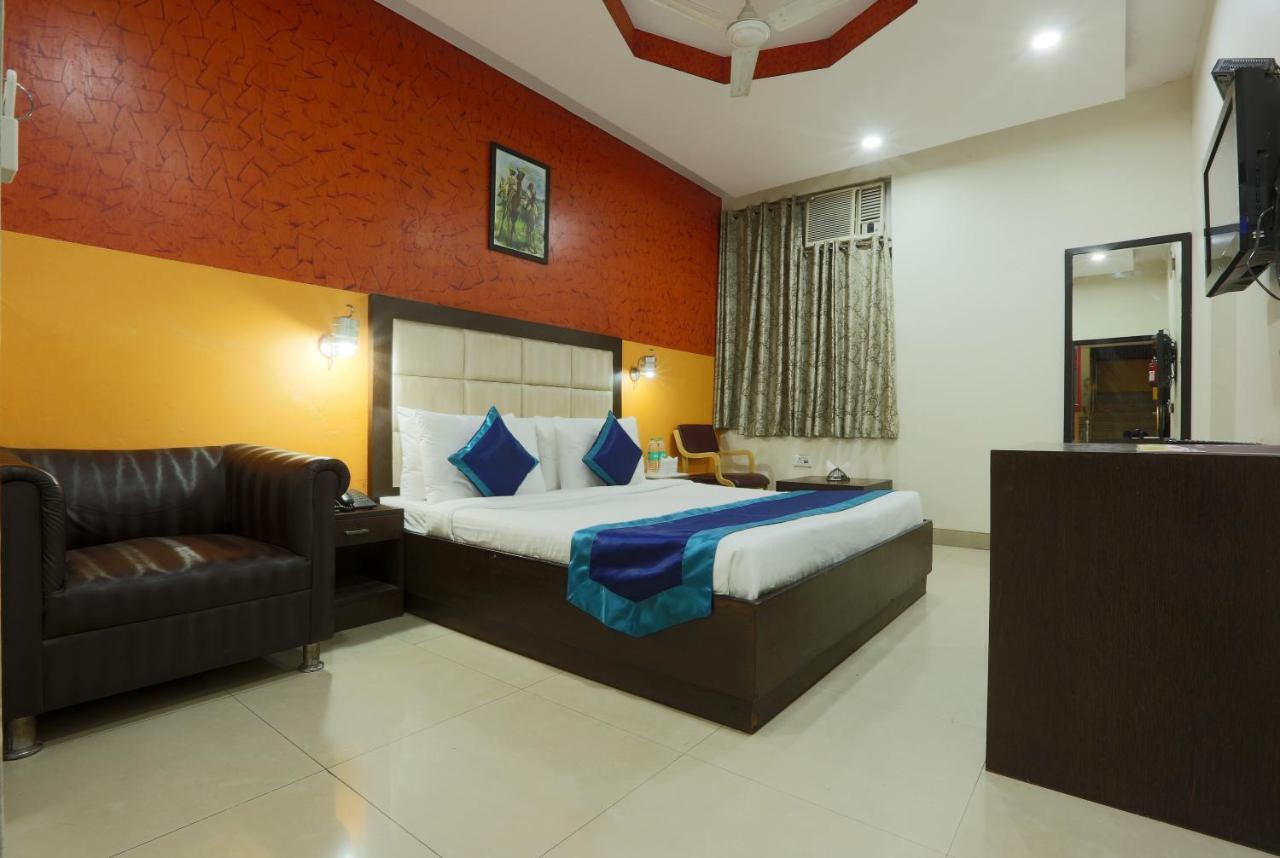 Hotel The Rts Plaza Új-Delhi Kültér fotó