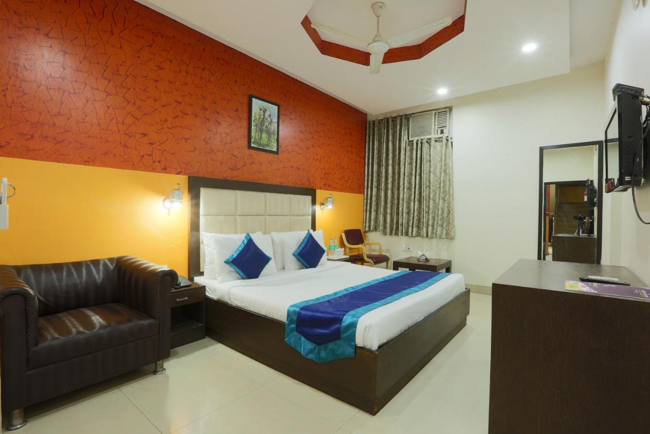 Hotel The Rts Plaza Új-Delhi Kültér fotó